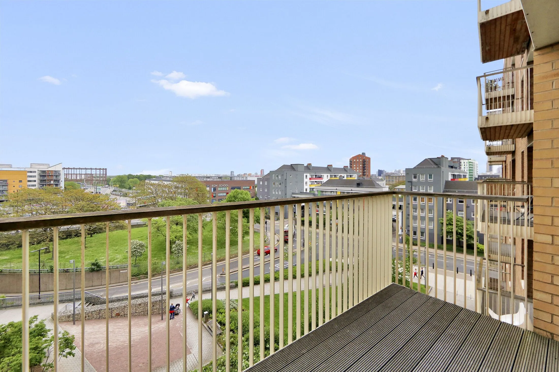 Flat Oxley Square in Greater London