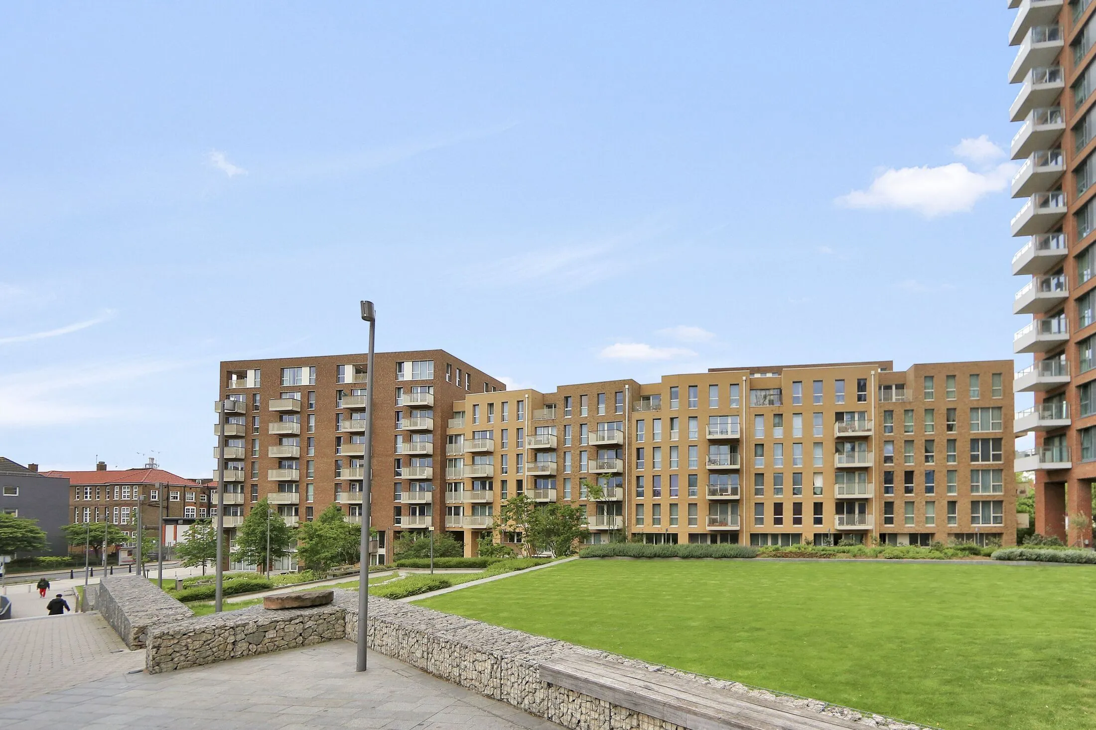Flat Oxley Square in Greater London