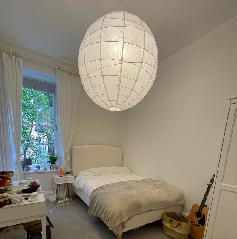 Room Barrington Drive in Glasgow