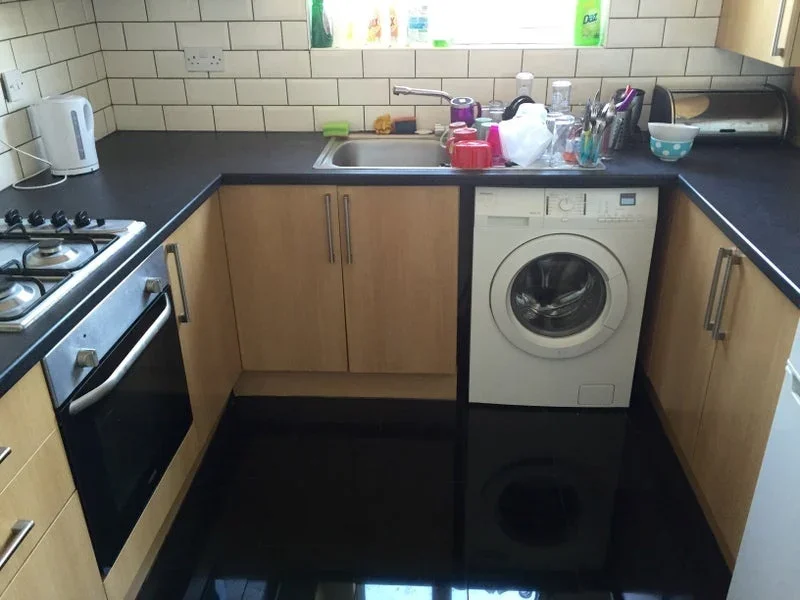 Room Watford Road in Greater London