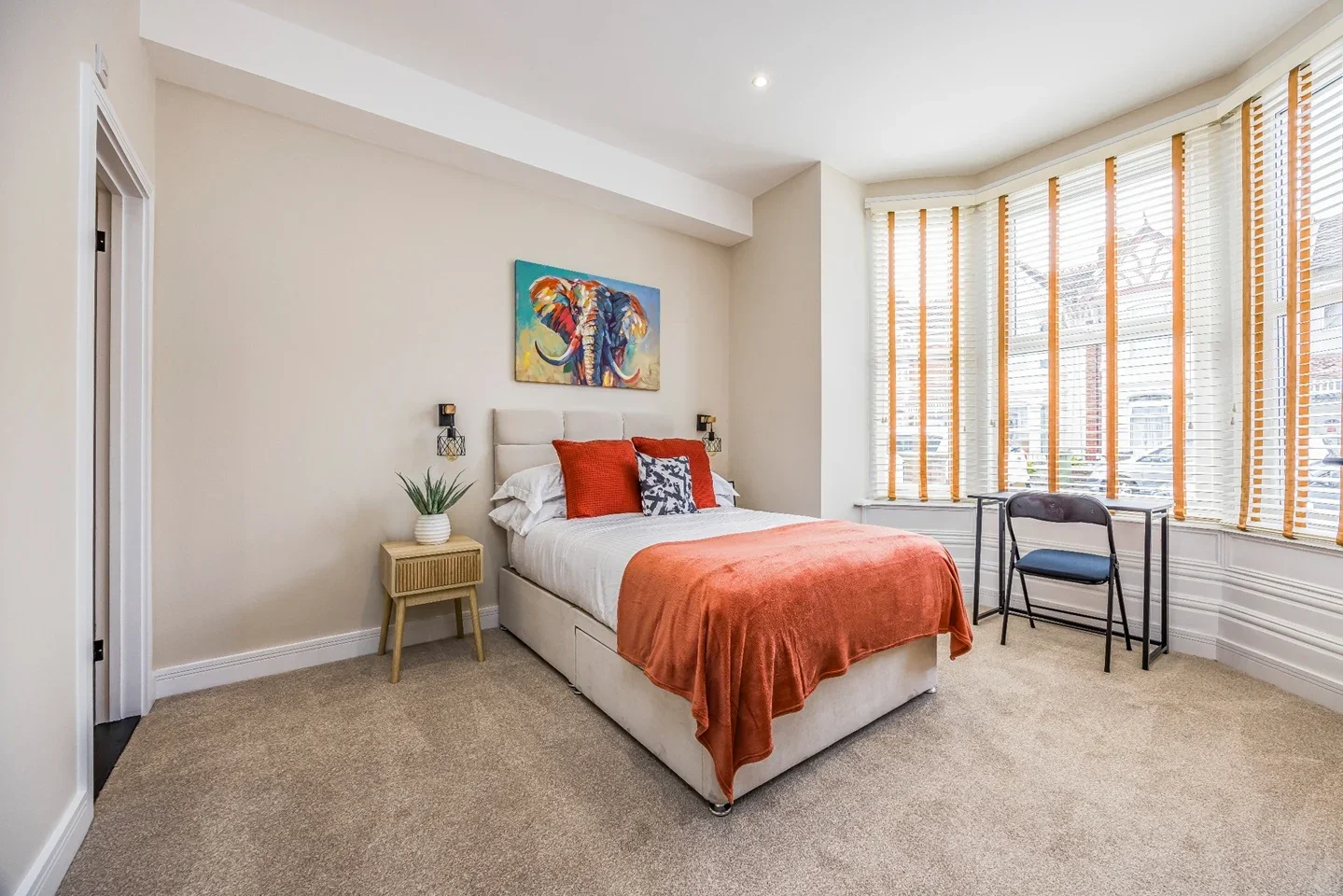 Room Shadwell Road in Portsmouth