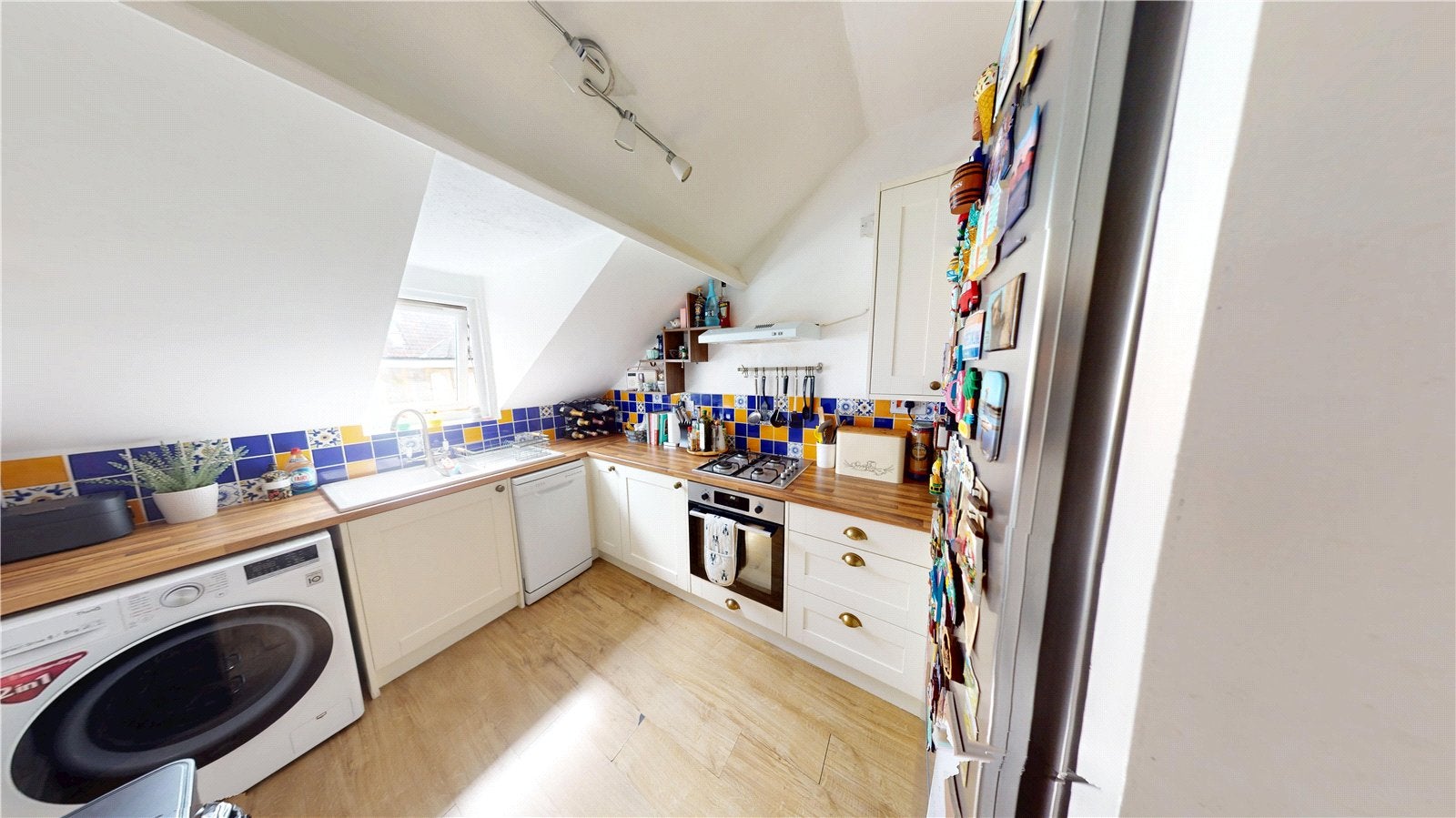 Flat Cotham Vale in Bristol