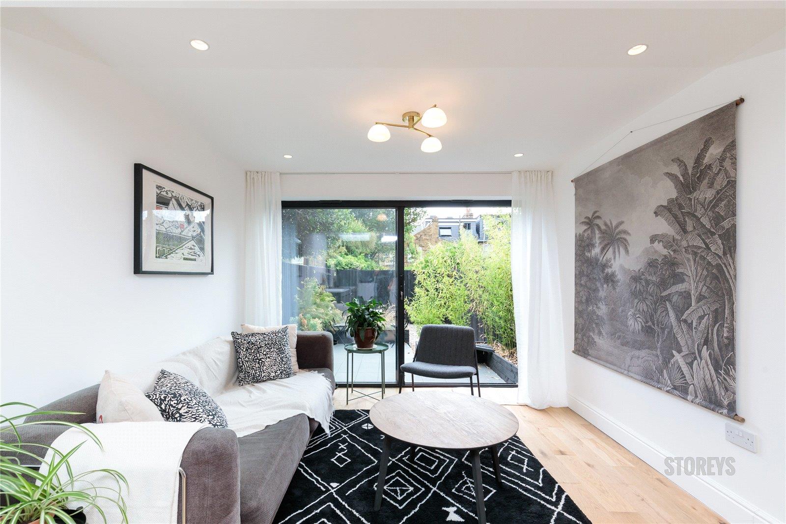 Flat Coopersale Road in Greater London