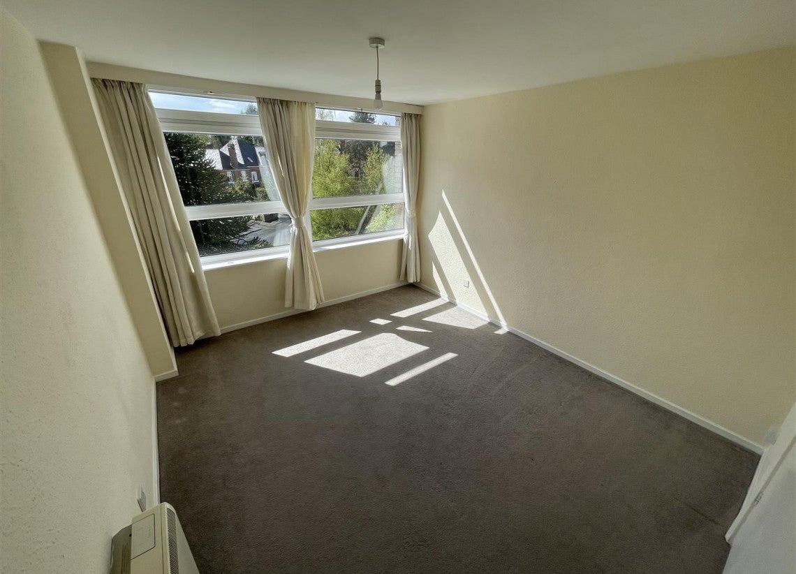 Flat Hermitage Road in Birmingham