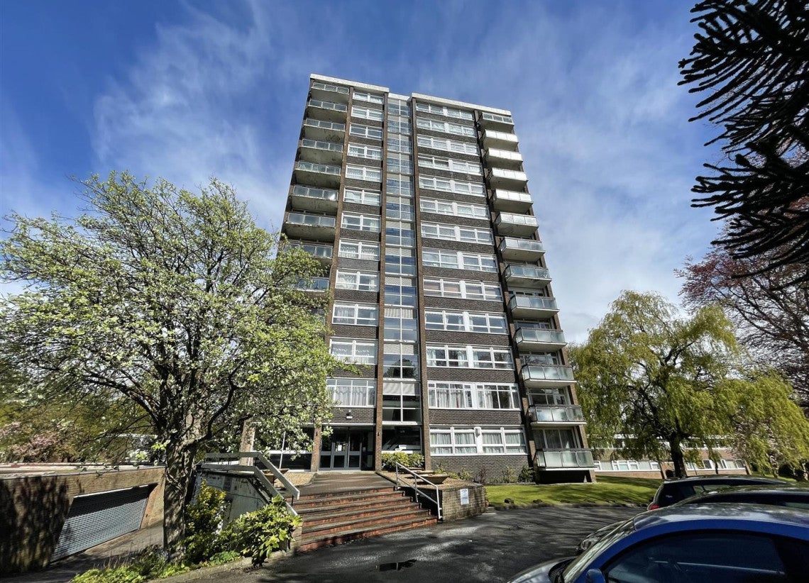 Flat Hermitage Road in Birmingham