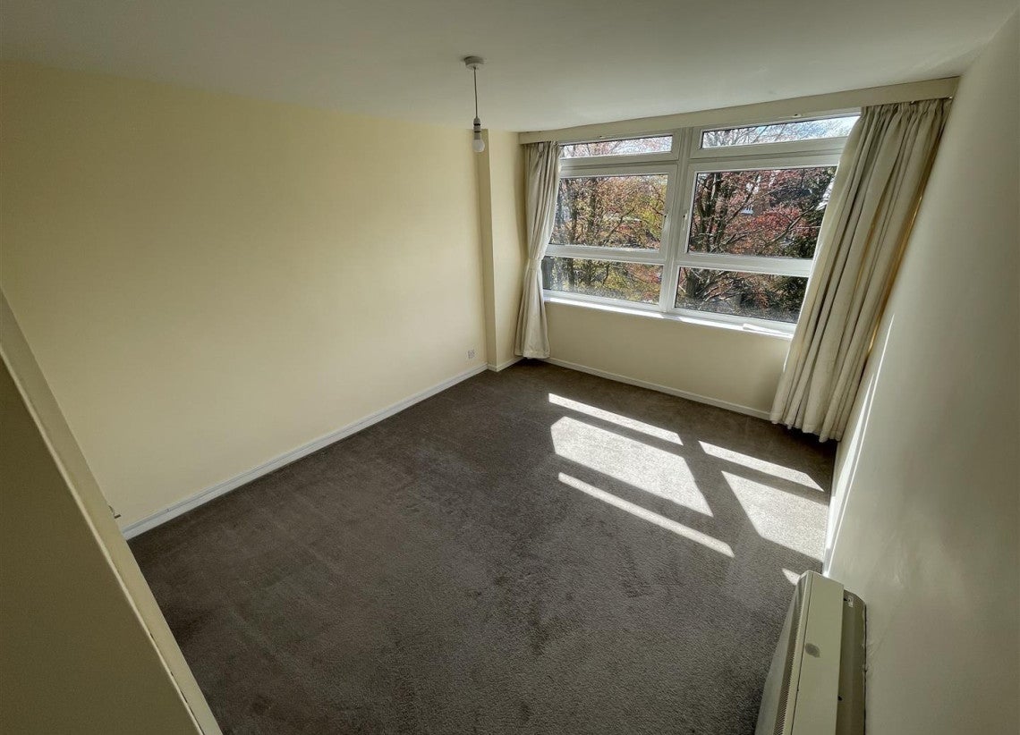 Flat Hermitage Road in Birmingham