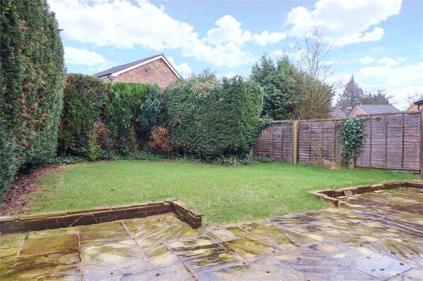 House Bosman Drive in Surrey Heath