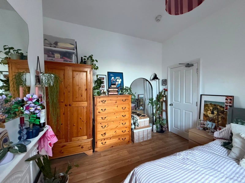Room Duckett Road in Greater London