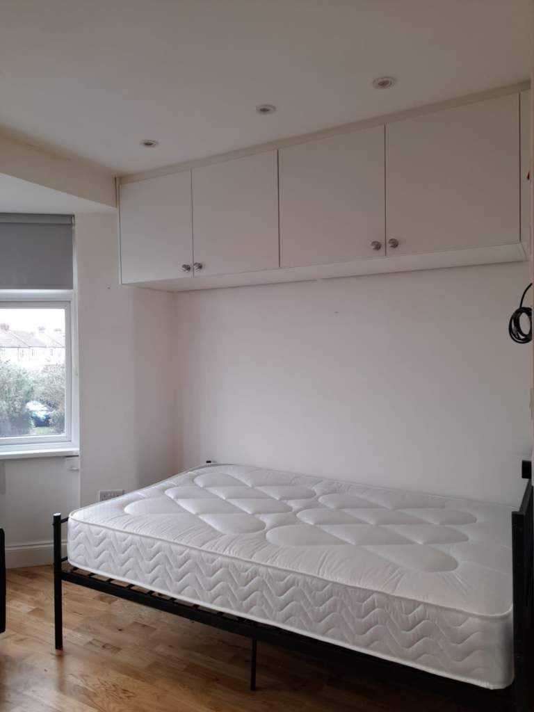 Flat West Barnes Lane in Greater London