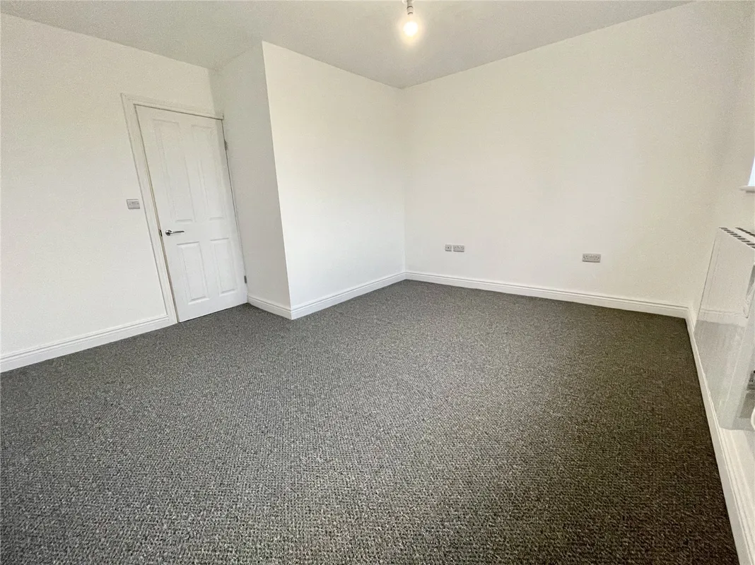 Flat Wallisdown Road in Bournemouth