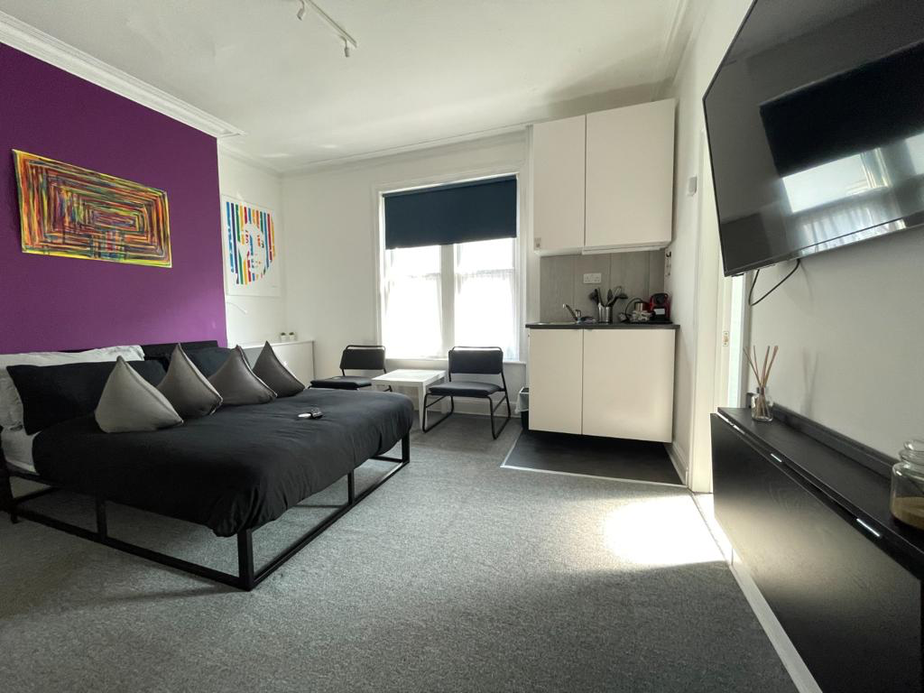 Room Southcote Road in Bournemouth