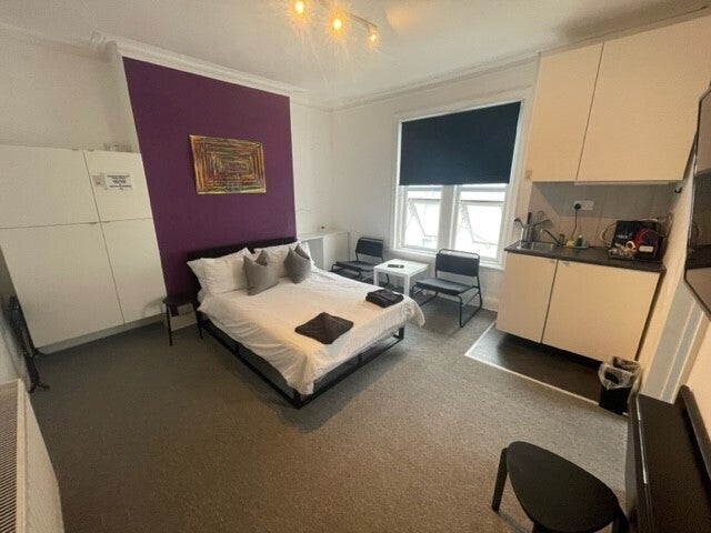 Room Southcote Road in Bournemouth