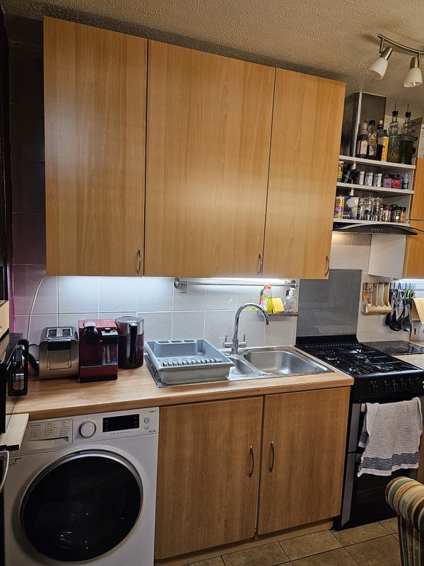 Room Ganley Road in Greater London