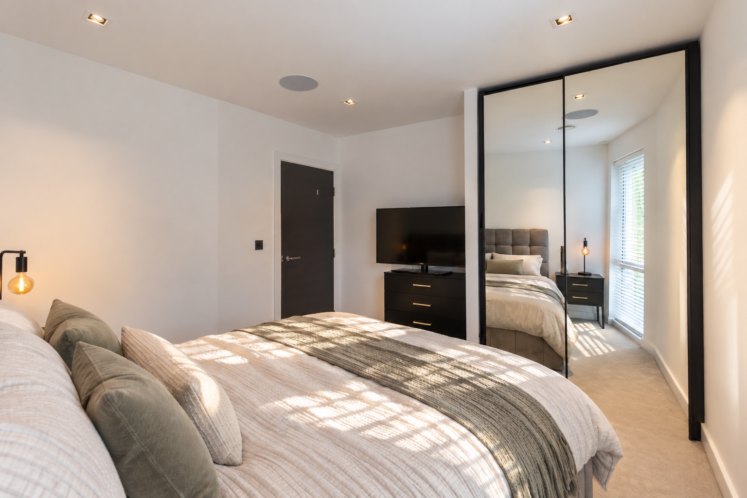 Flat Lionel Road South in Greater London