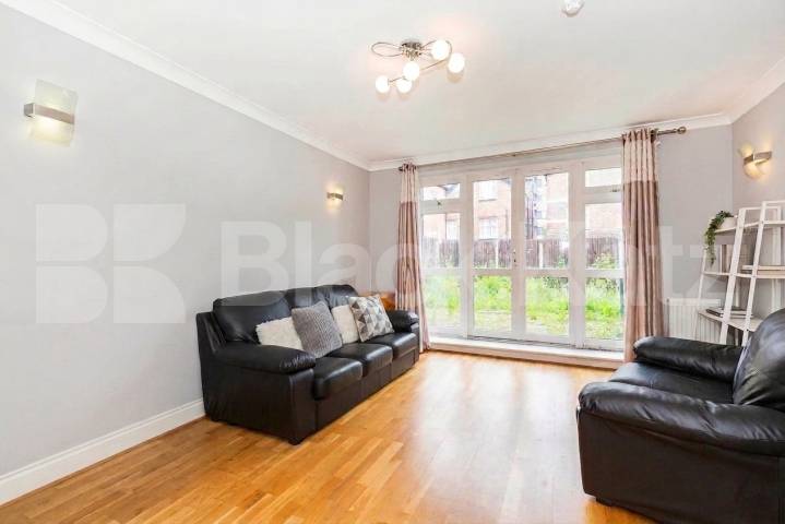 Flat Iverson Road in Greater London
