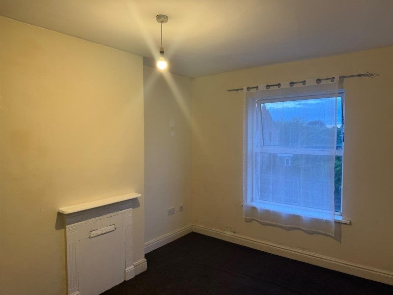 Flat Alexandra Road in Peterborough
