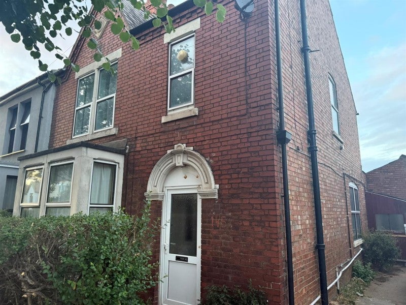 Flat Alexandra Road in Peterborough