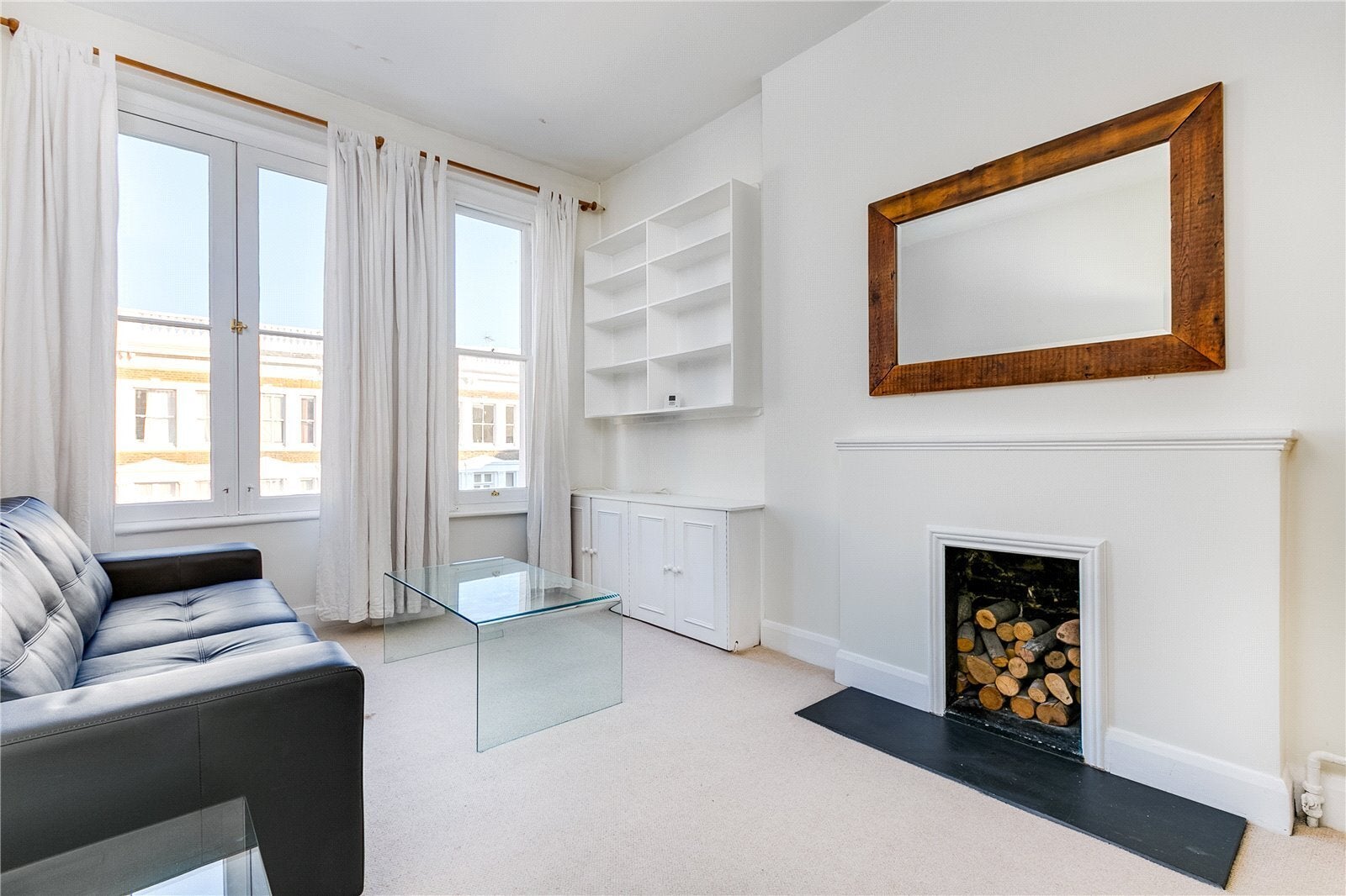 Flat Nevern Road in Greater London