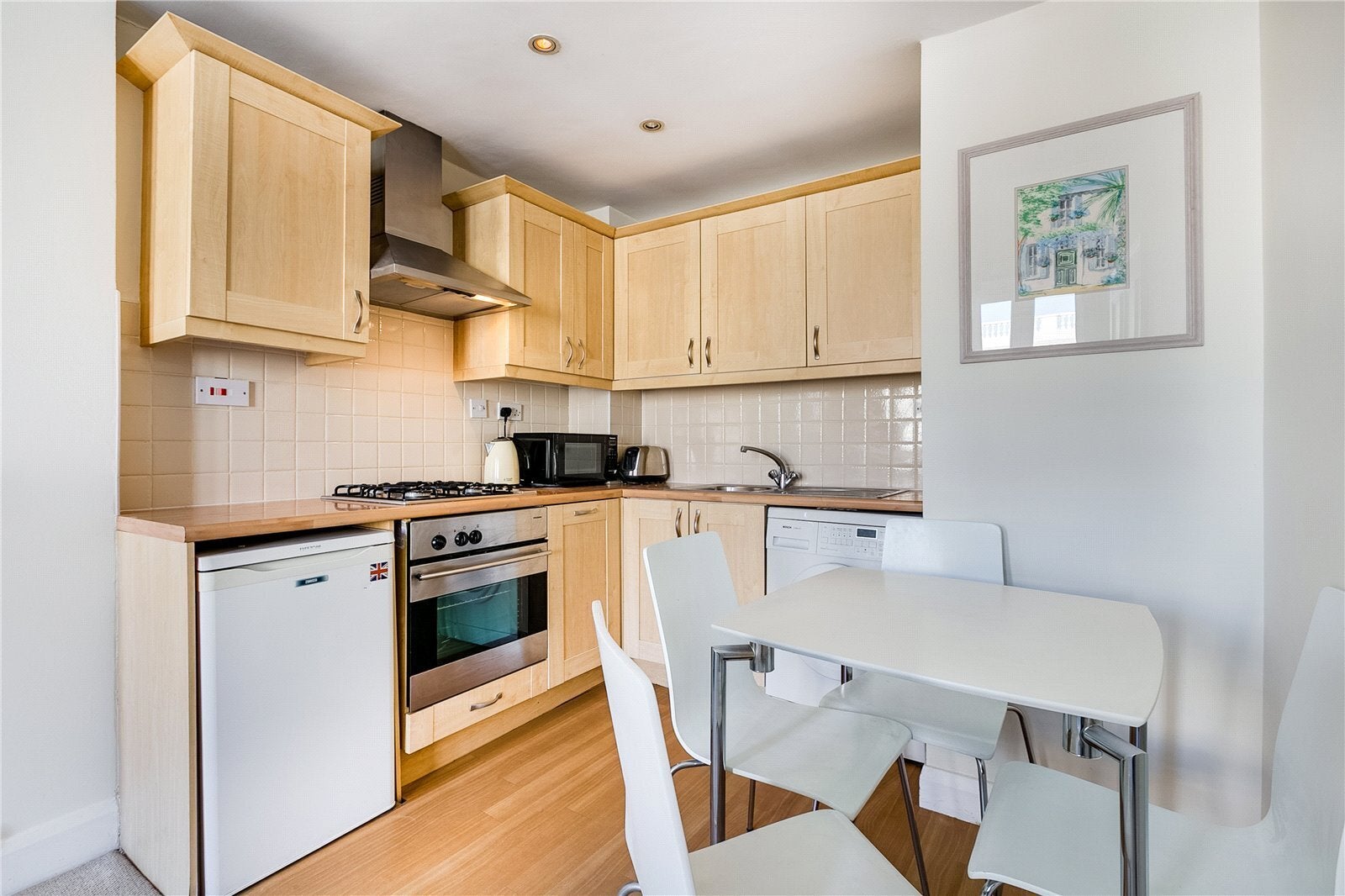Flat Nevern Road in Greater London