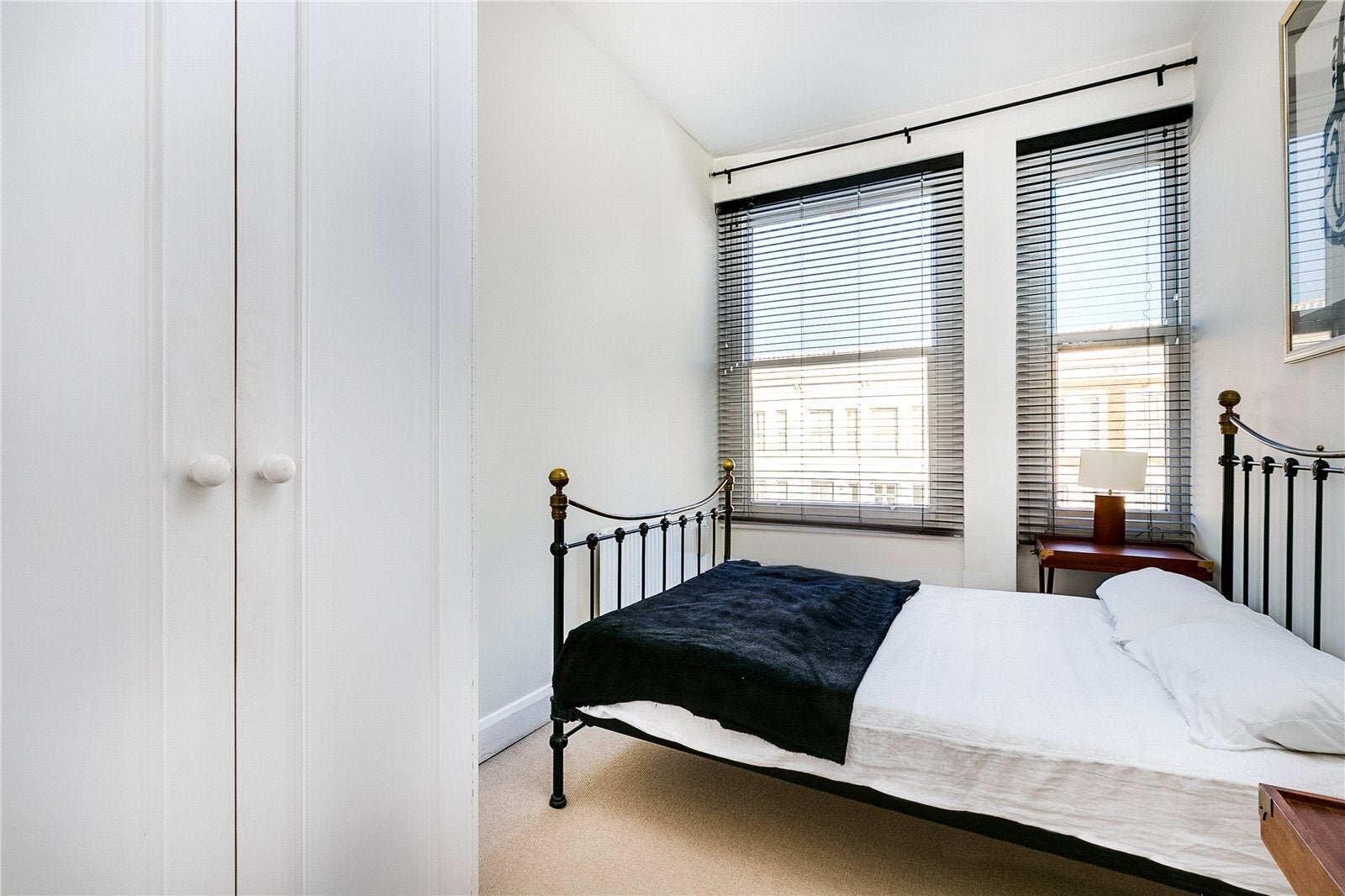 Flat Nevern Road in Greater London