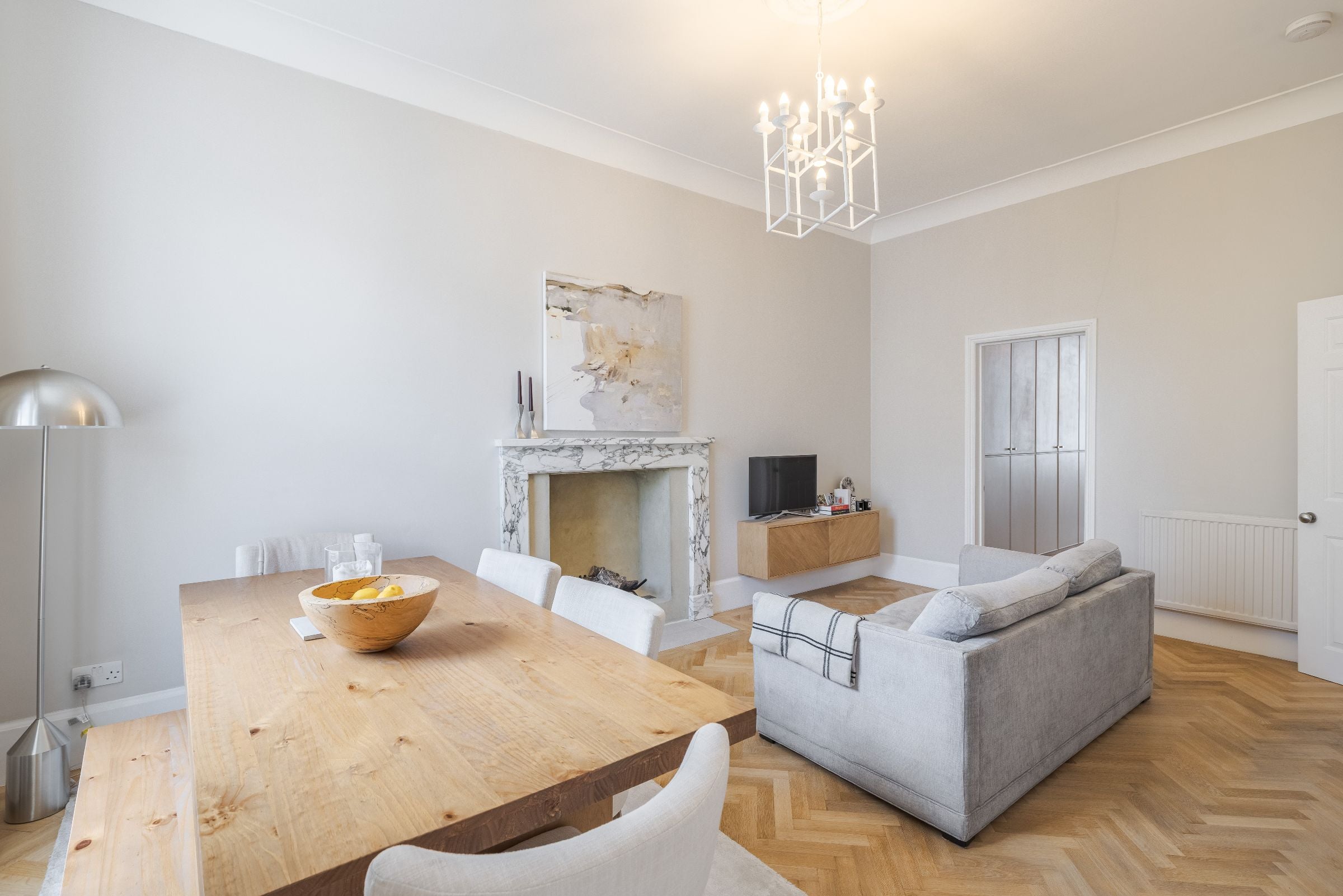 Flat Pembridge Gardens in Greater London