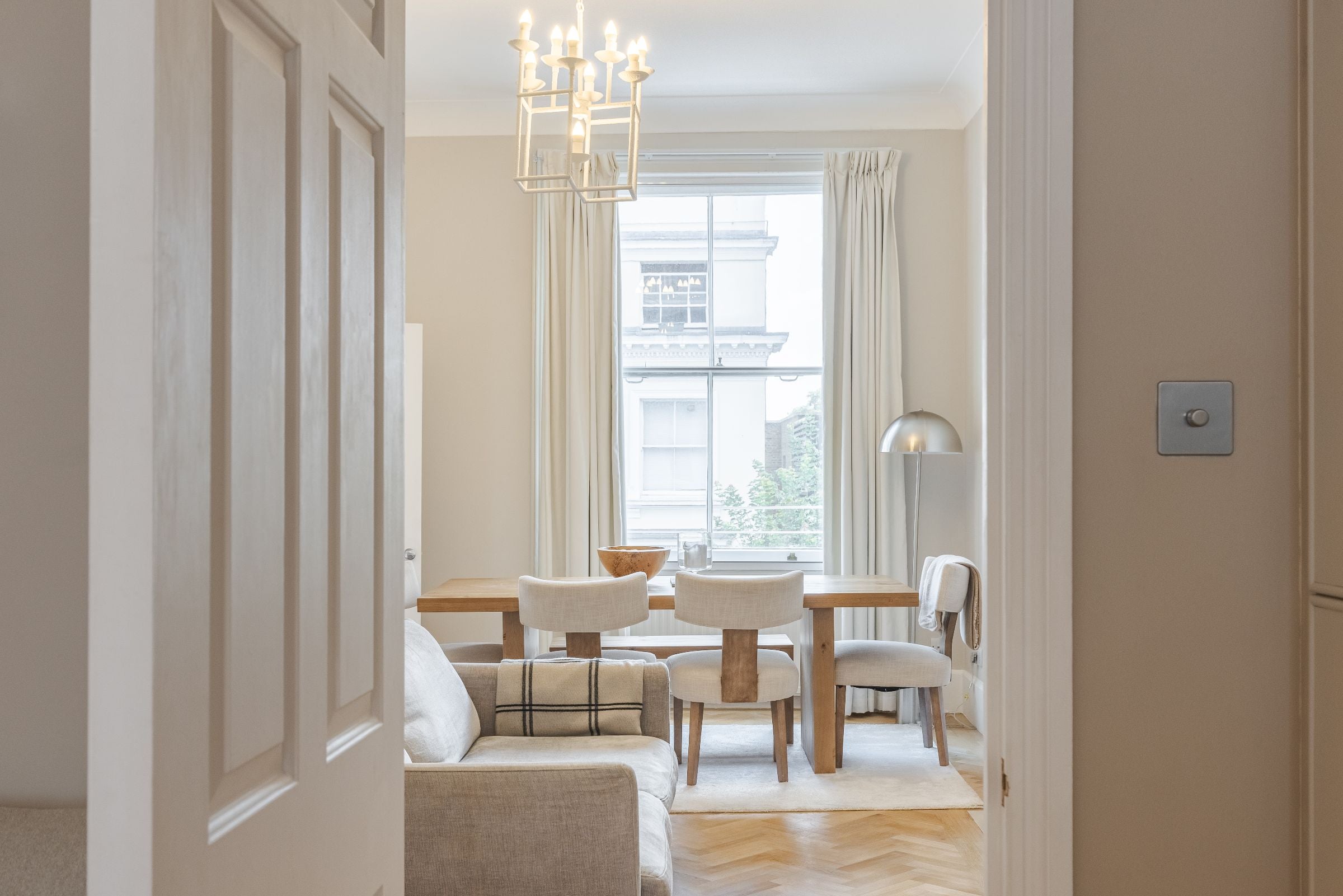 Flat Pembridge Gardens in Greater London