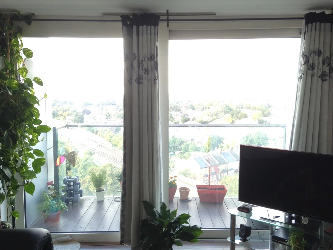 Flat Prince Regent Road in Greater London