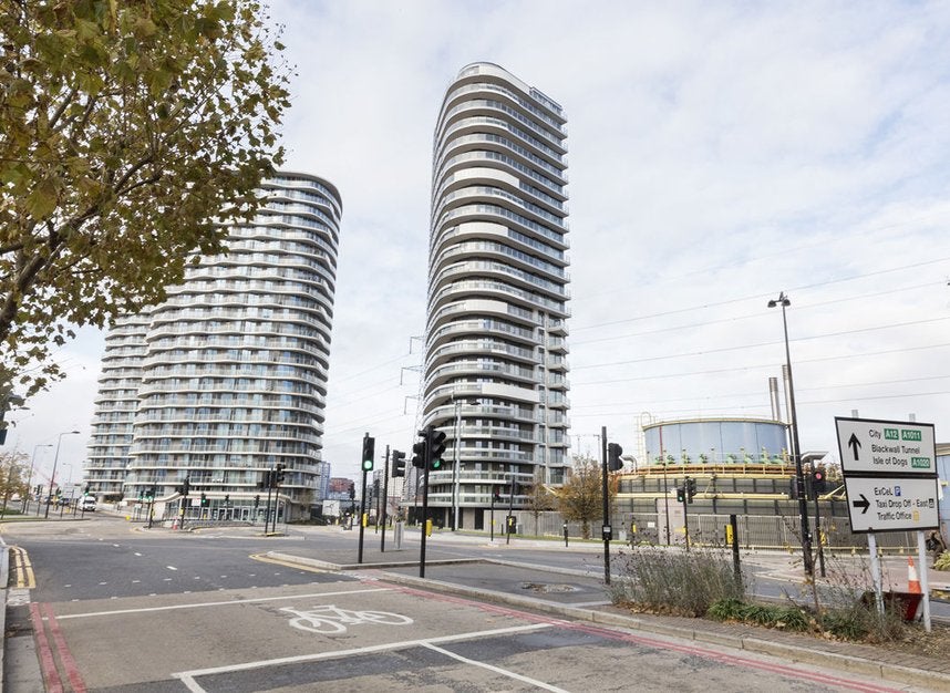 Flat Western Gateway in Greater London
