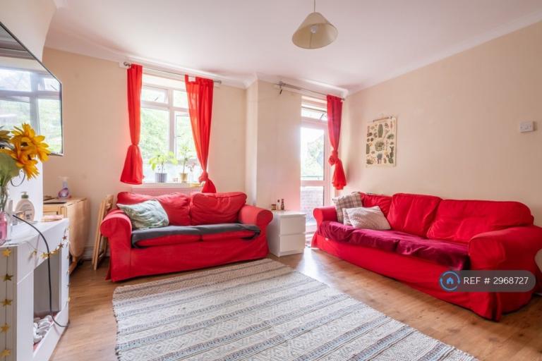 Room Huntsman Street in Greater London