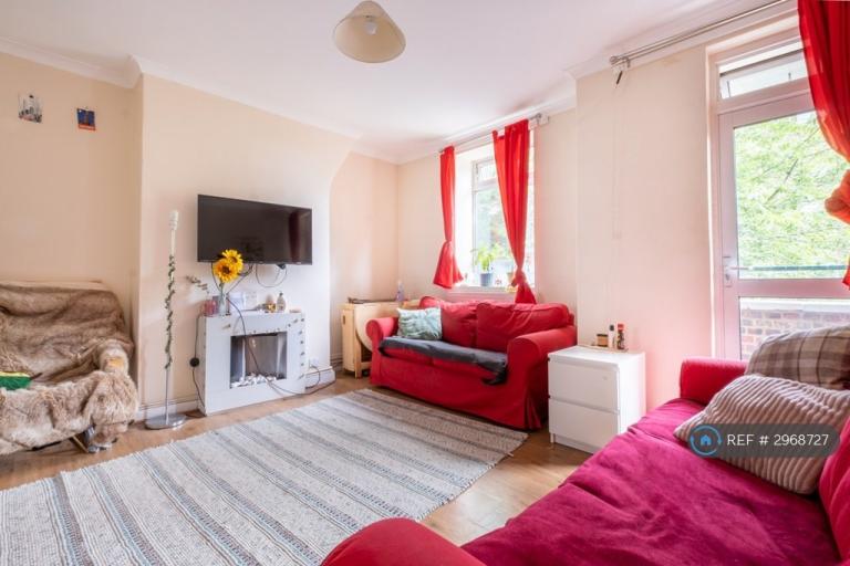 Room Huntsman Street in Greater London