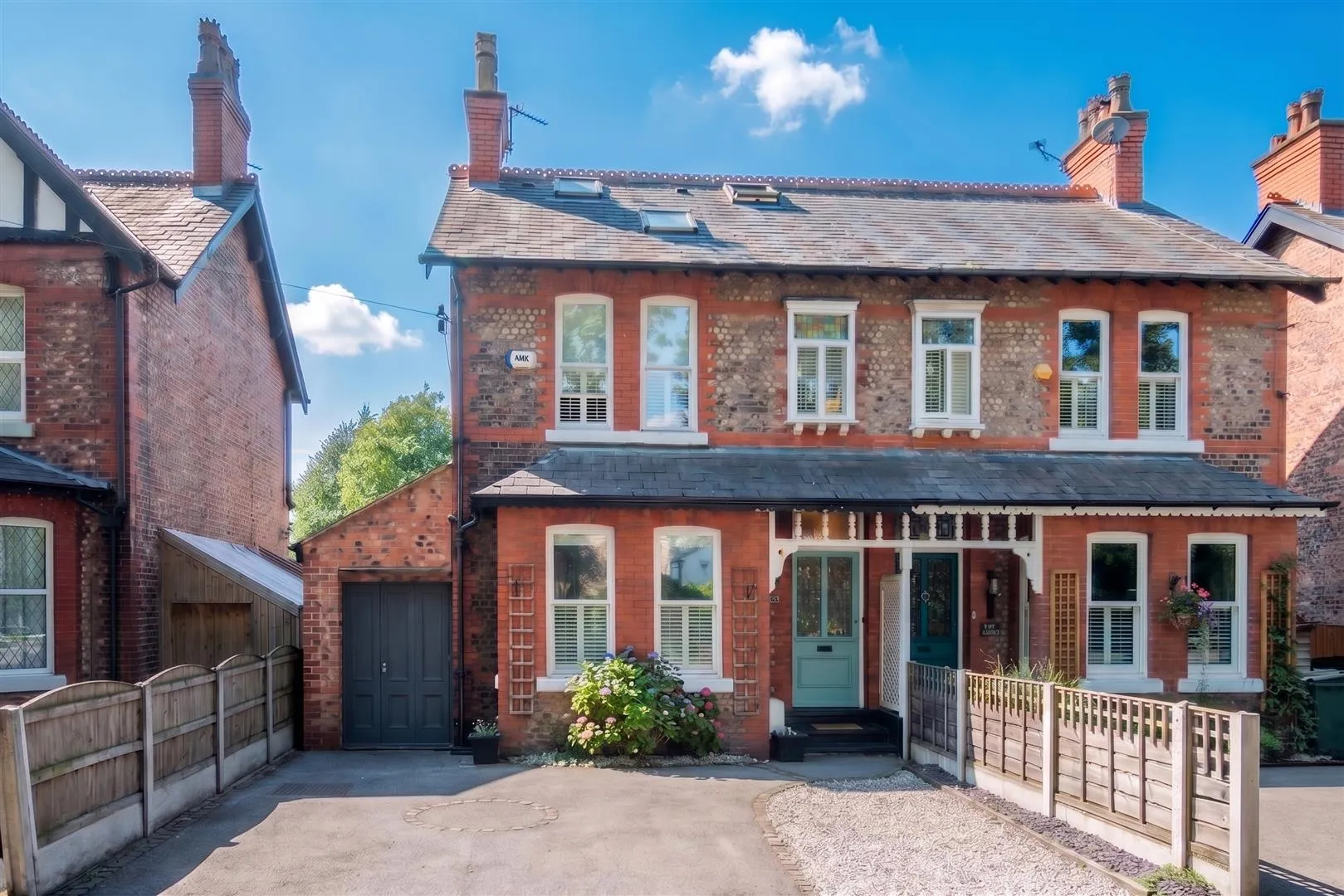 House Brookfield Avenue in Trafford