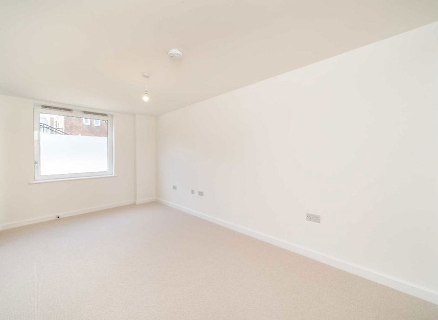 Flat Clarence Avenue in Greater London
