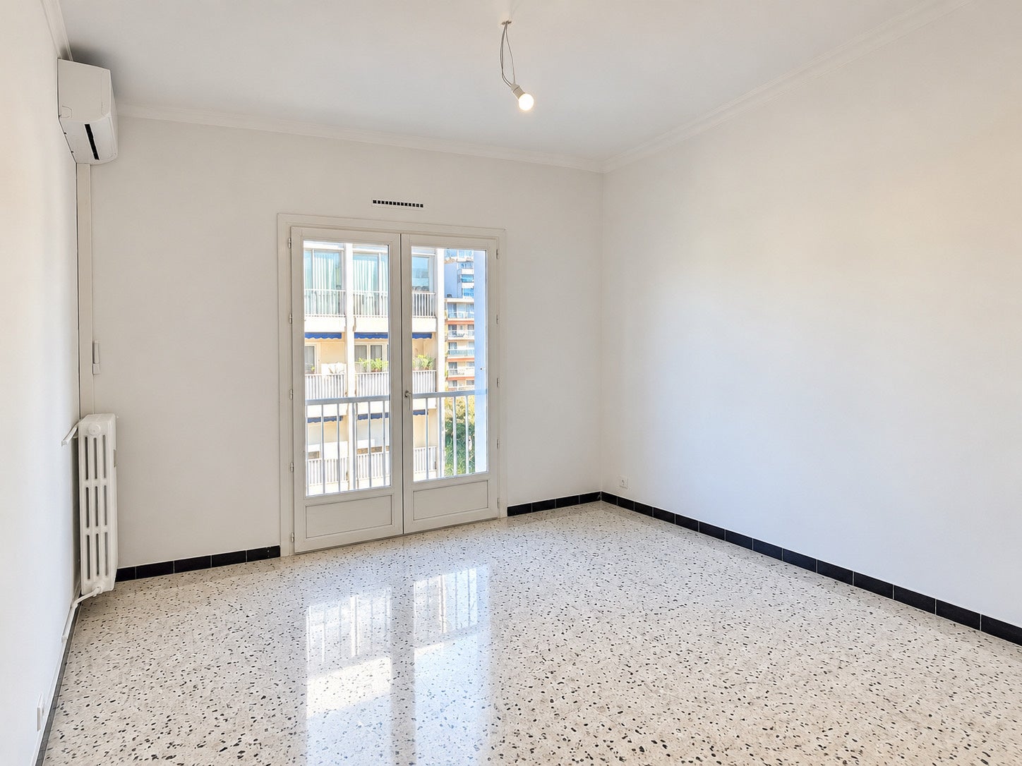 Flat Quai de l'Artillerie in Toulon