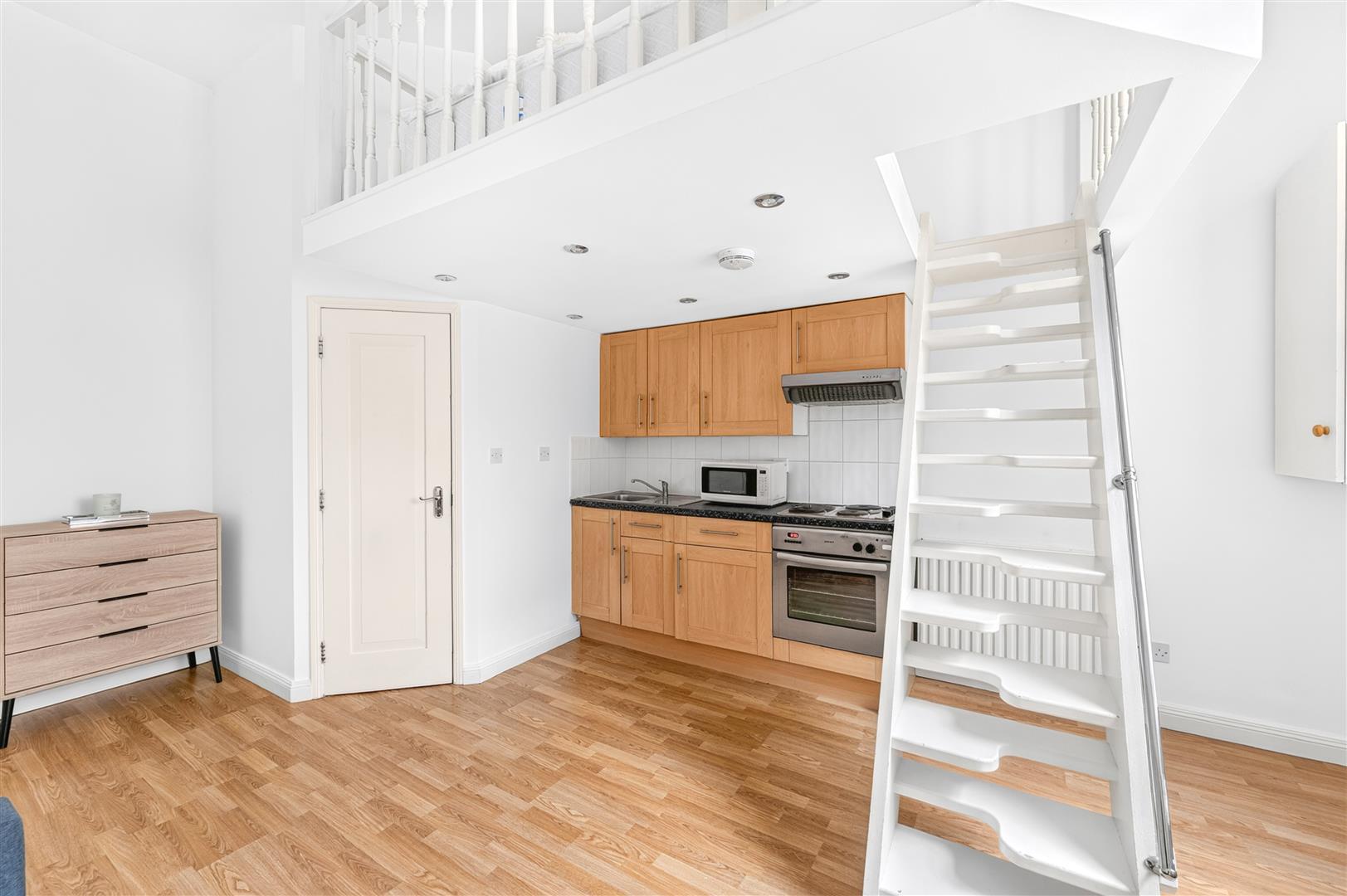 Flat Devonshire Terrace in City of Westminster