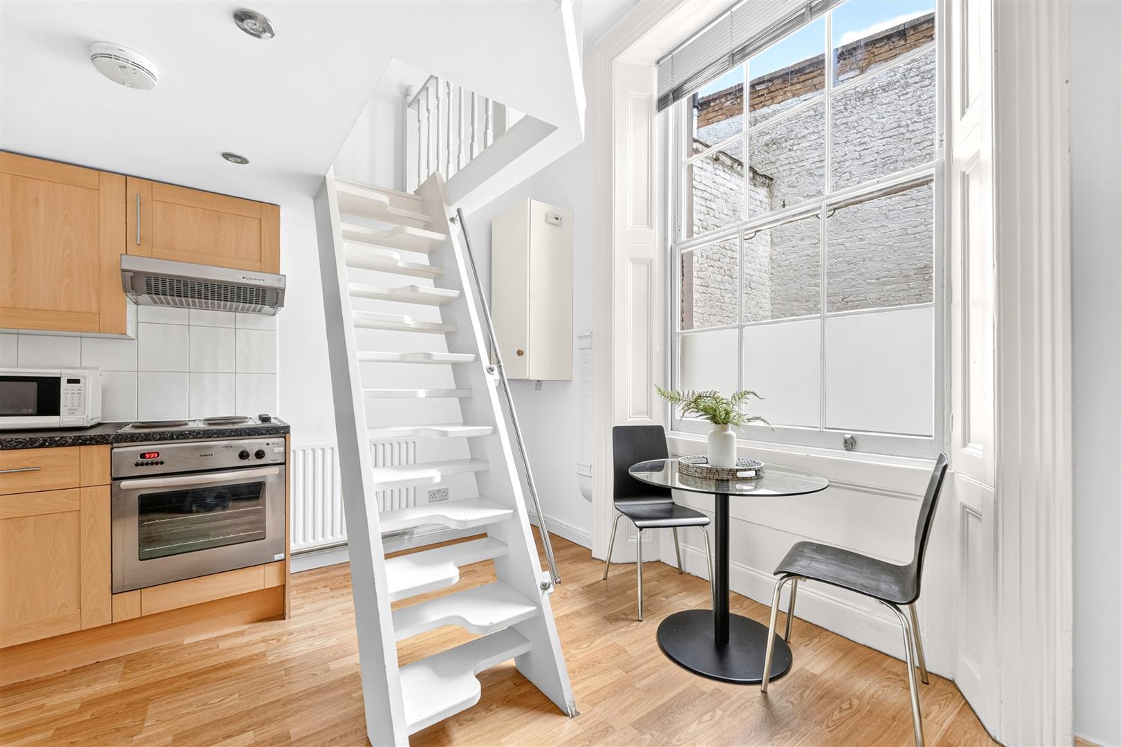 Flat Devonshire Terrace in City of Westminster