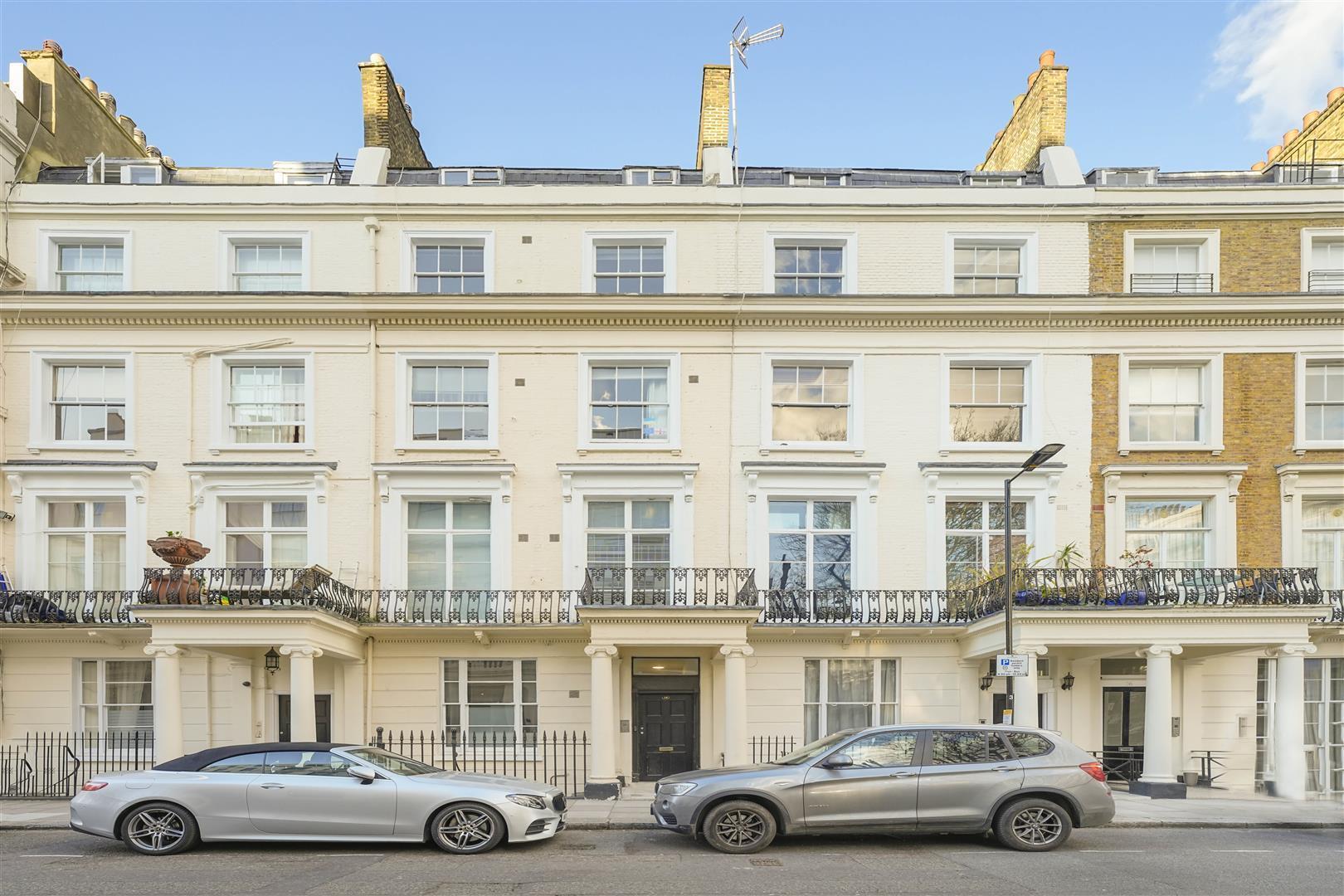 Flat Devonshire Terrace in City of Westminster