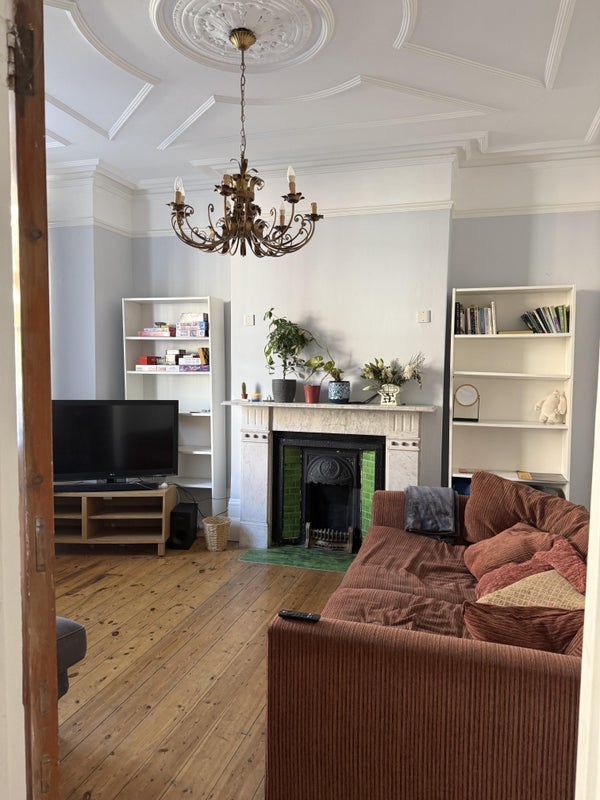 Room Kingscourt Road in Greater London