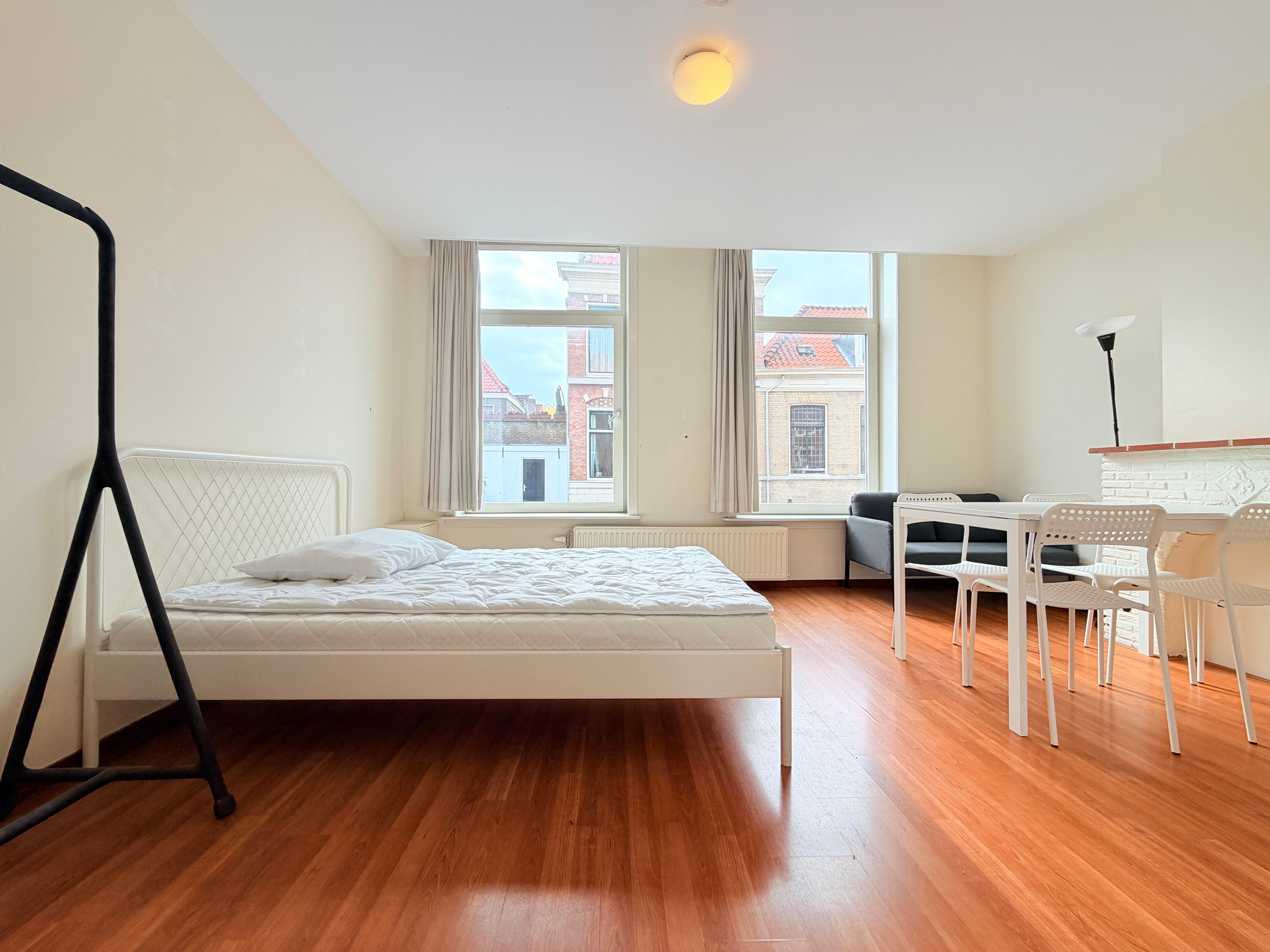 Studio te huur: Da Costastraat 3, 'S-Gravenhage
