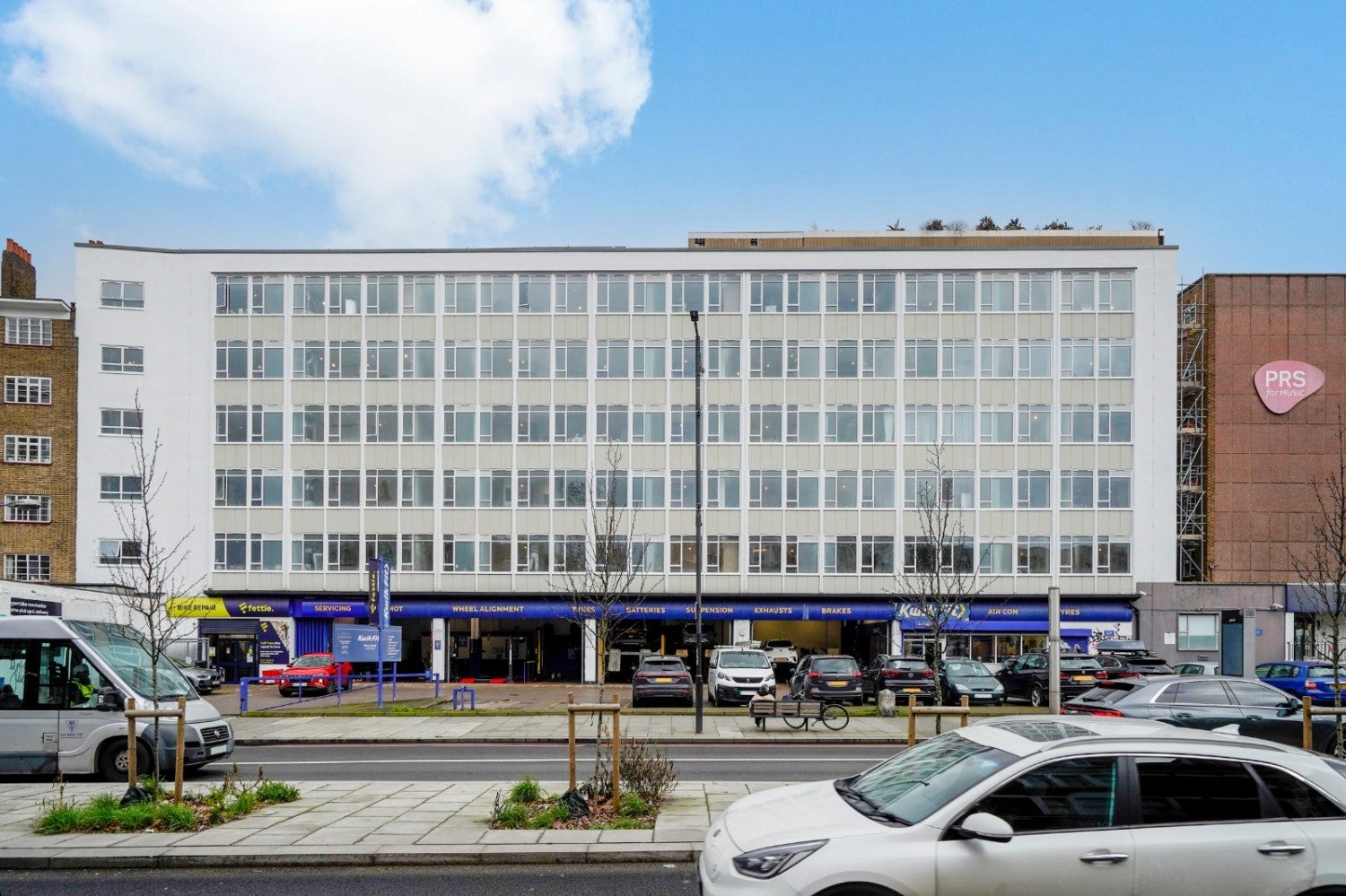 Flat Streatham High Road in Greater London
