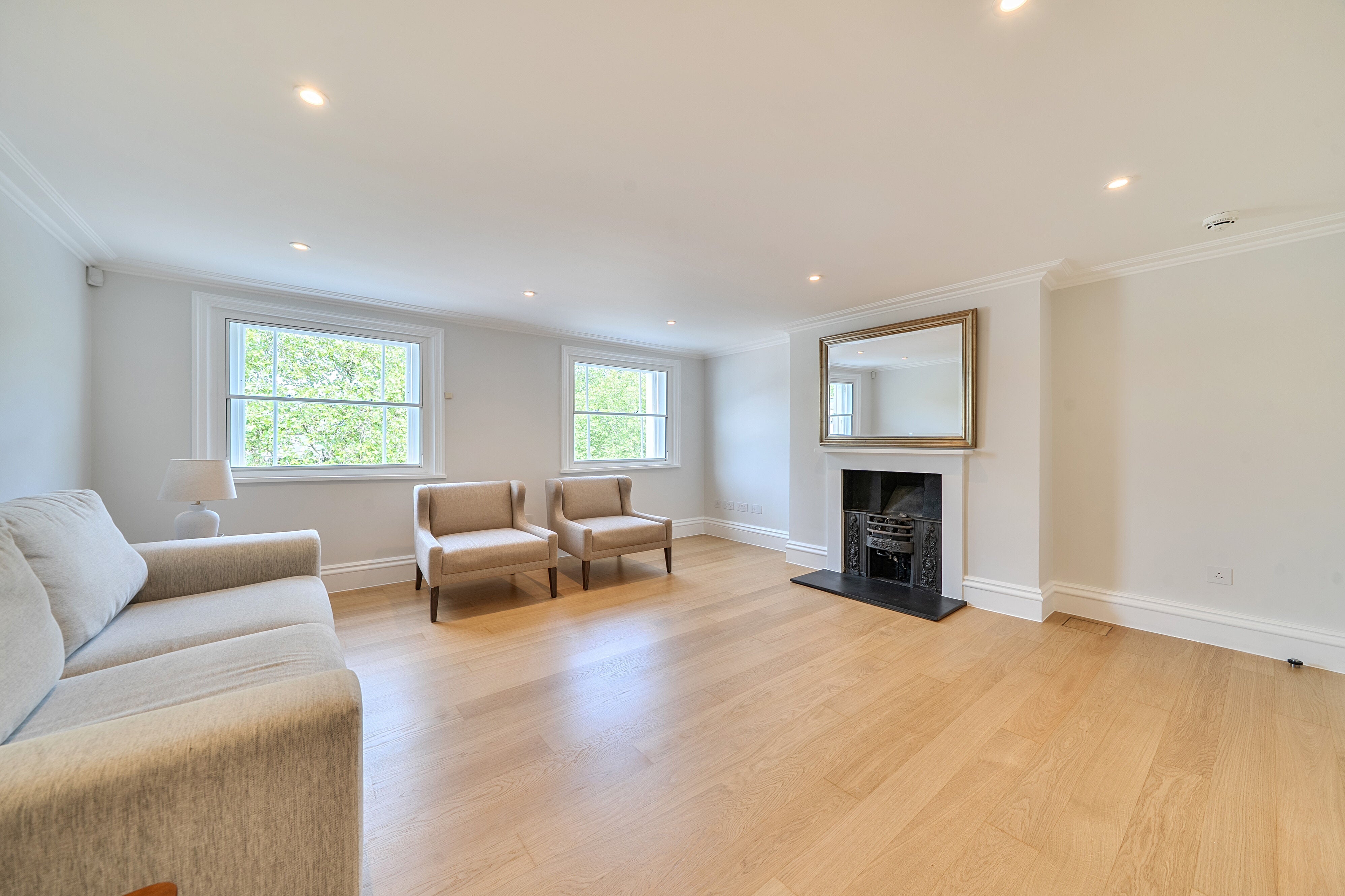 Flat Oakley Street in Greater London