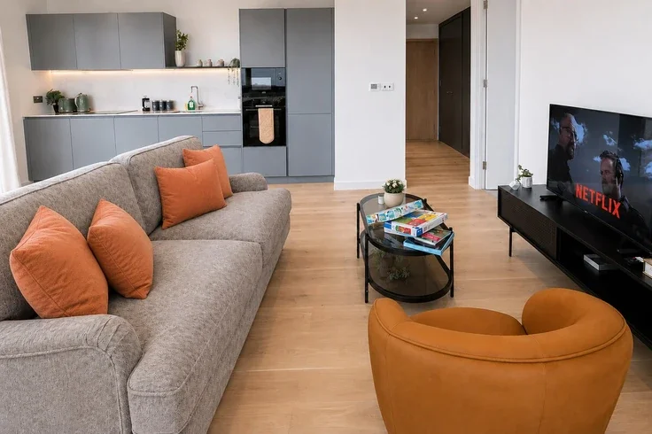 Flat Chandlers Avenue in Greater London