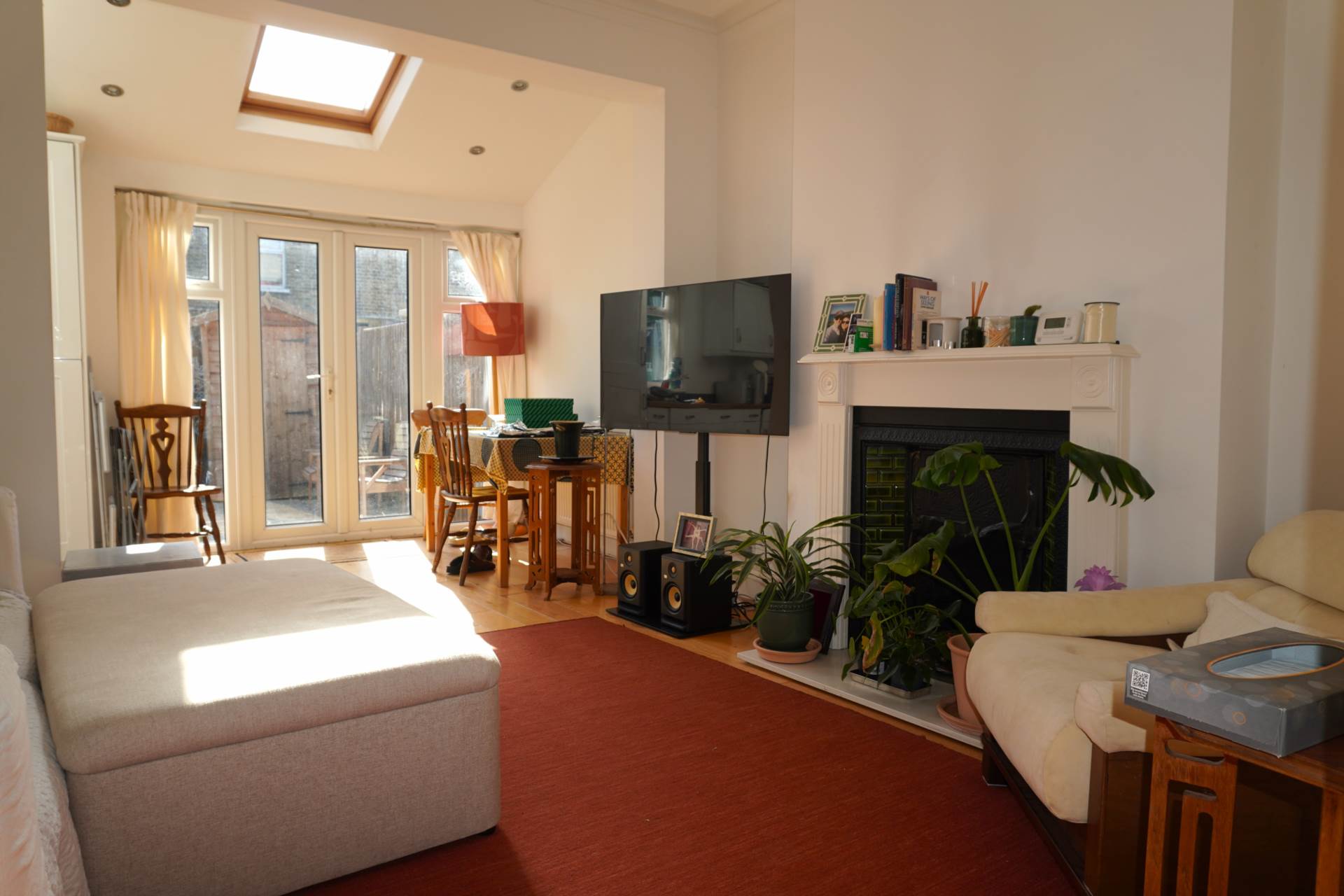 House Kingsley Avenue in Greater London
