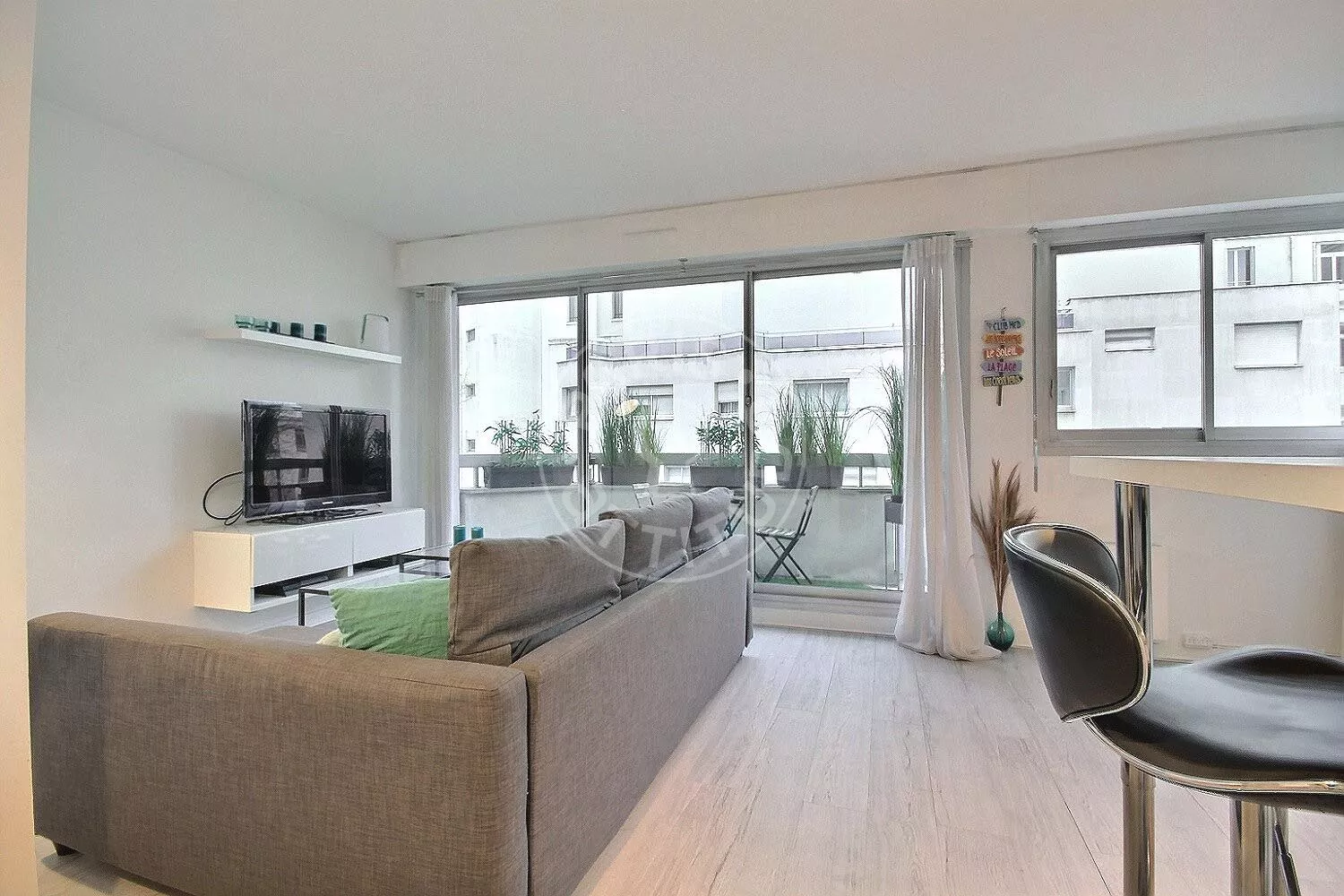 Flat Rue Parmentier in Neuilly-sur-Seine