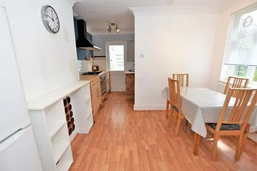 Flat Kimble Road in Greater London