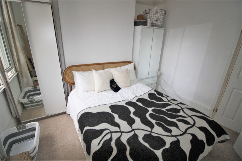 Flat Heavitree Park in Exeter