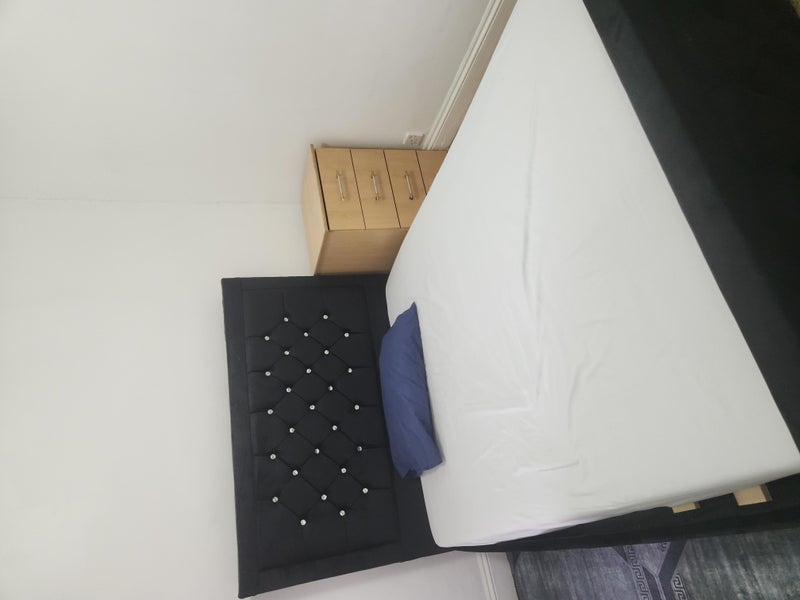 Room Tunis Road in Greater London