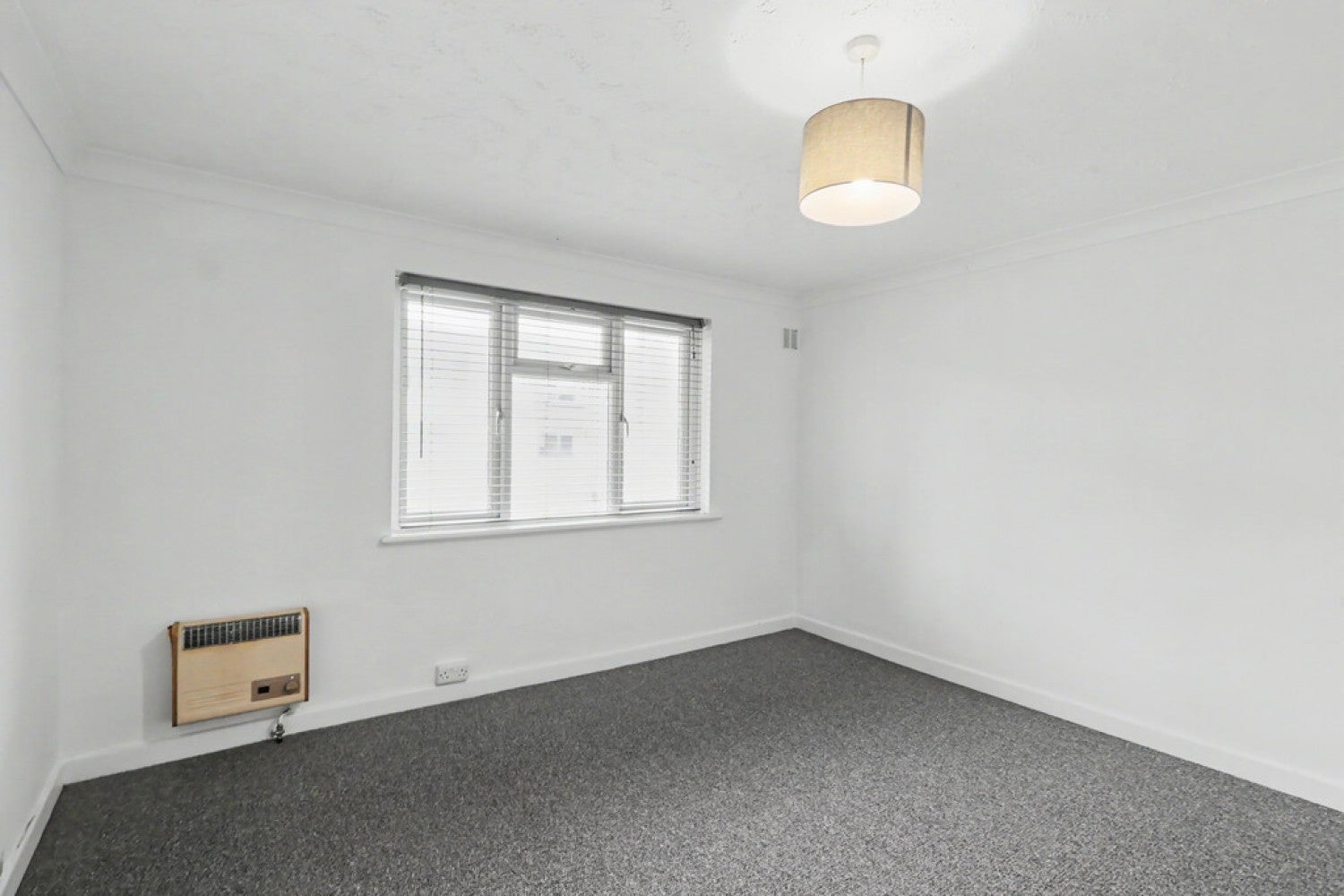 Flat Deneve Avenue in Poole