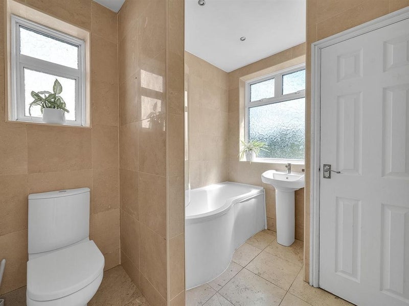 Room Thaxted Road in Greater London