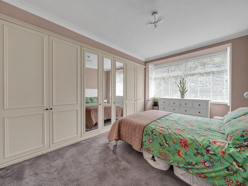 Room Thaxted Road in Greater London