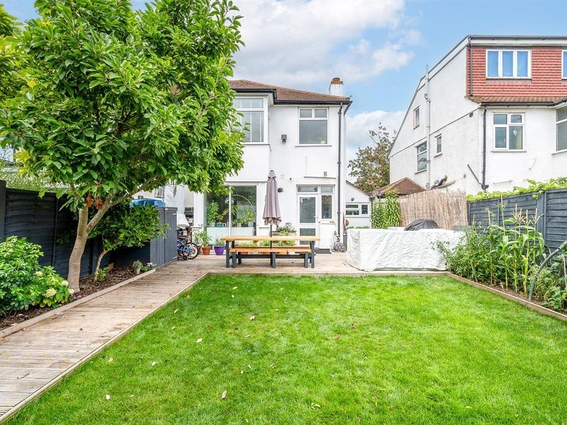 Room Thaxted Road in Greater London